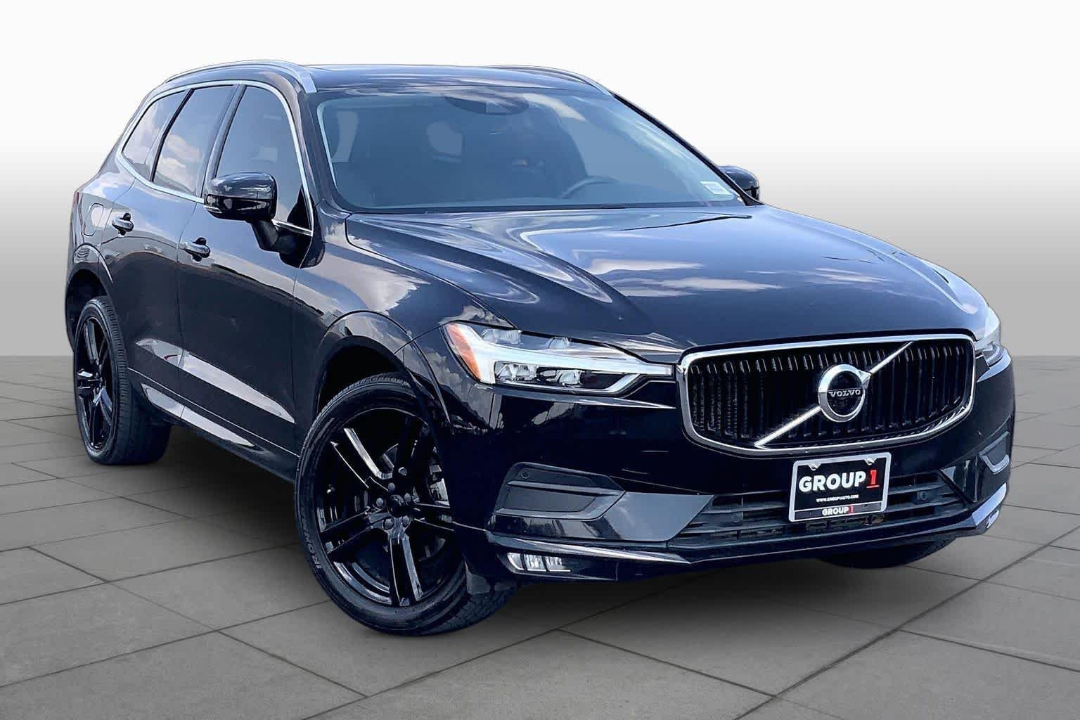 Used 2021 Onyx Black Metallic Volvo Momentum image 3