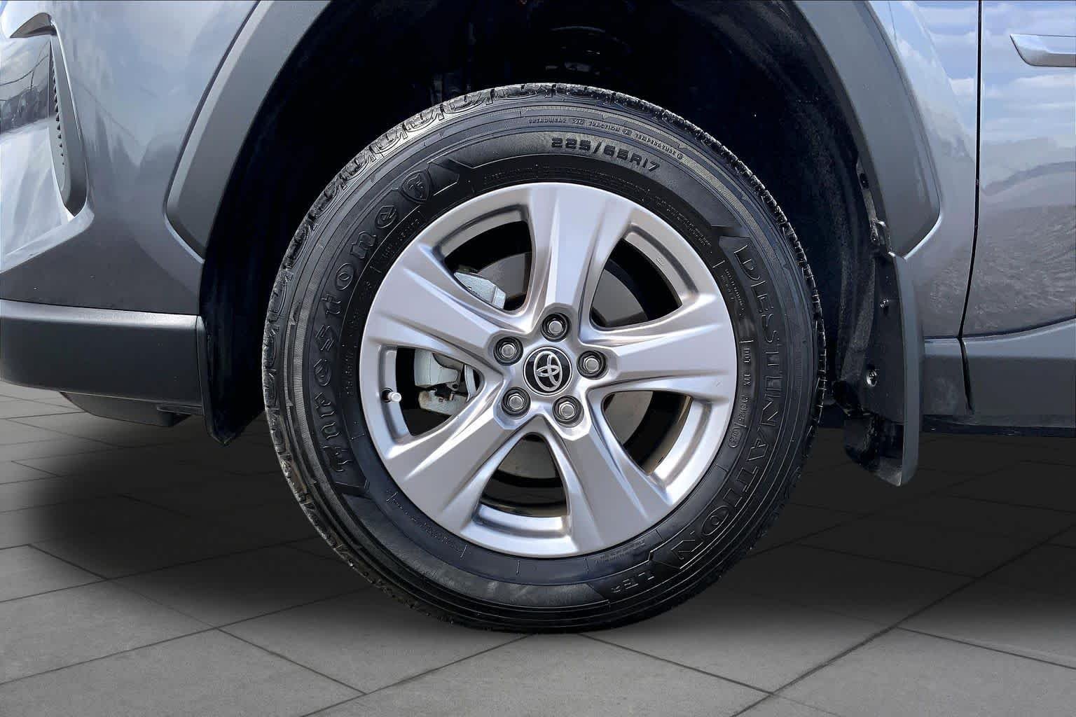 Used 2025 Magnetic Gray Metallic Toyota Hybrid XLE image 11