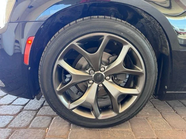 2018 Chrysler 300 Touring - Photo 23