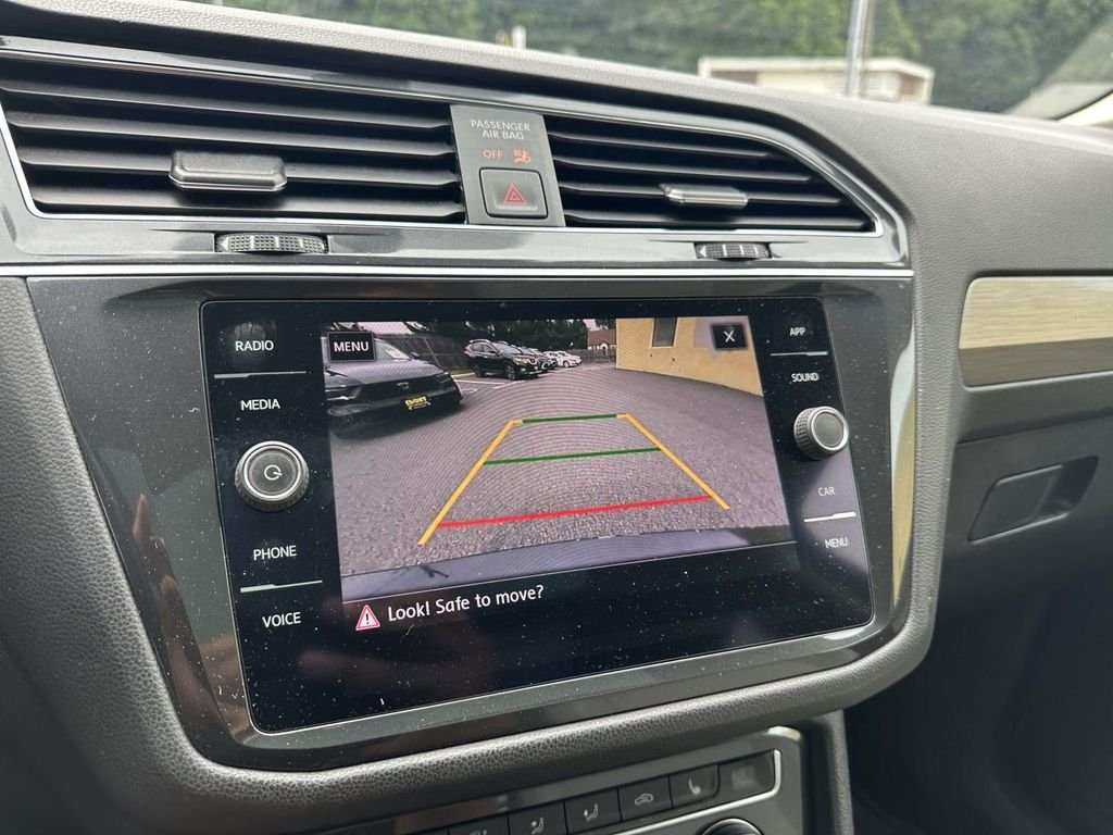 Used 2019 Black Volkswagen 2.0T SE image 20