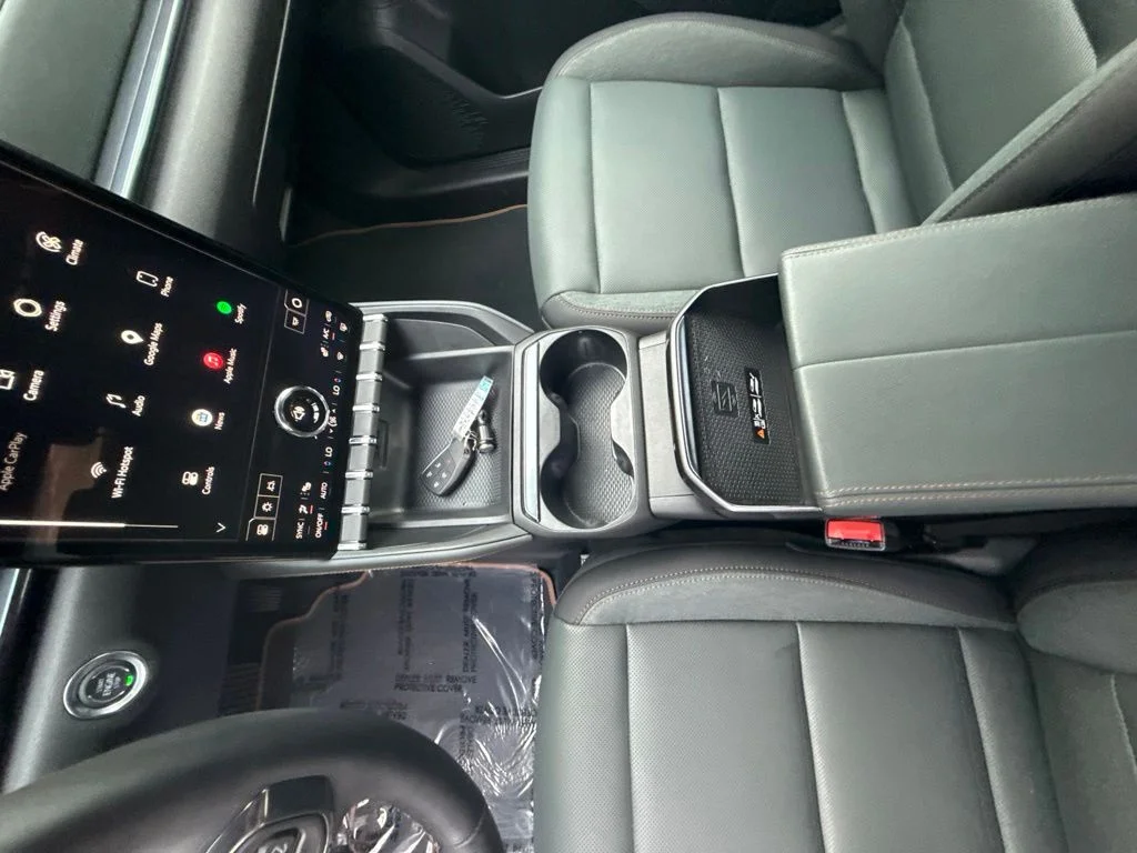Used 2026  GMC AT4 image 20