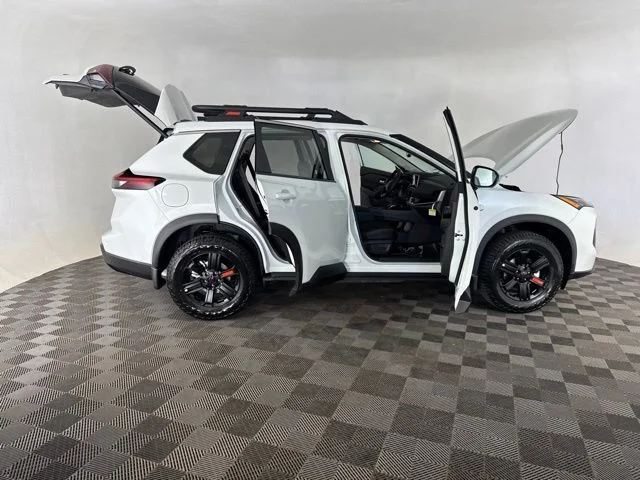 New 2026 Everest White Pearl TriCoat Nissan Rock Creek® image 13