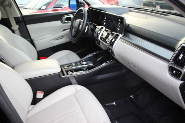 Used 2021 Black Kia S image 34