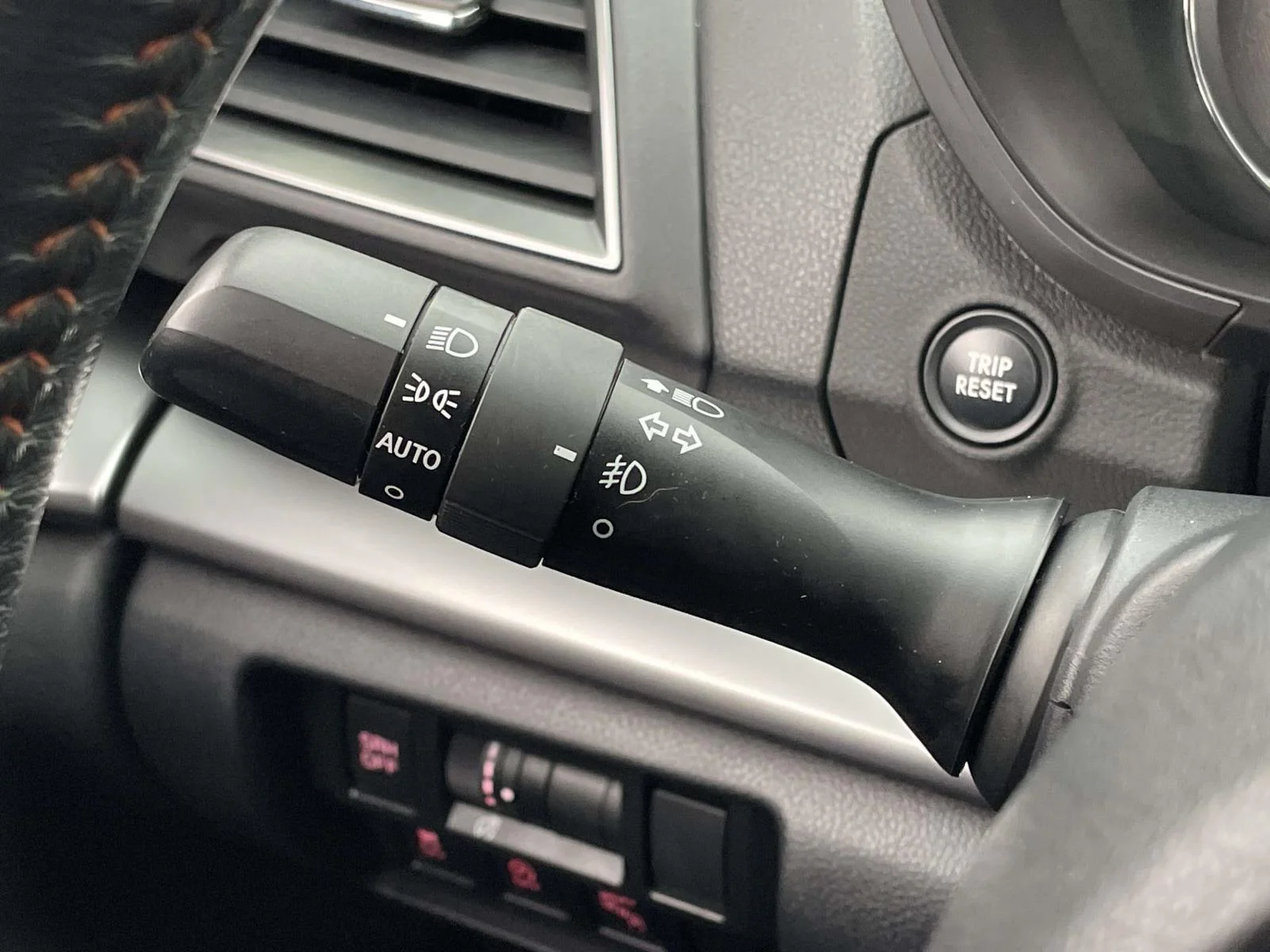 Used 2021 Magnetite Gray Metallic Subaru Limited image 12