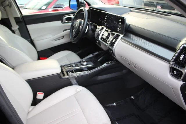 Used 2021 Black Kia S image 34