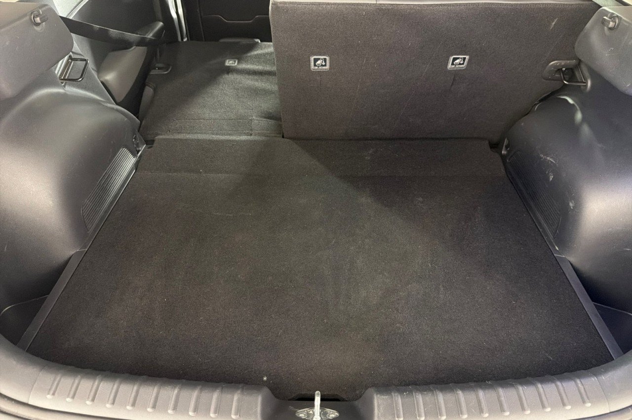 Used 2023  Kia EX Touring image 14