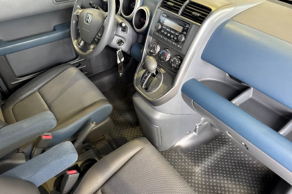 Used 2006 Alabaster Silver Metallic Honda EX-P image 19