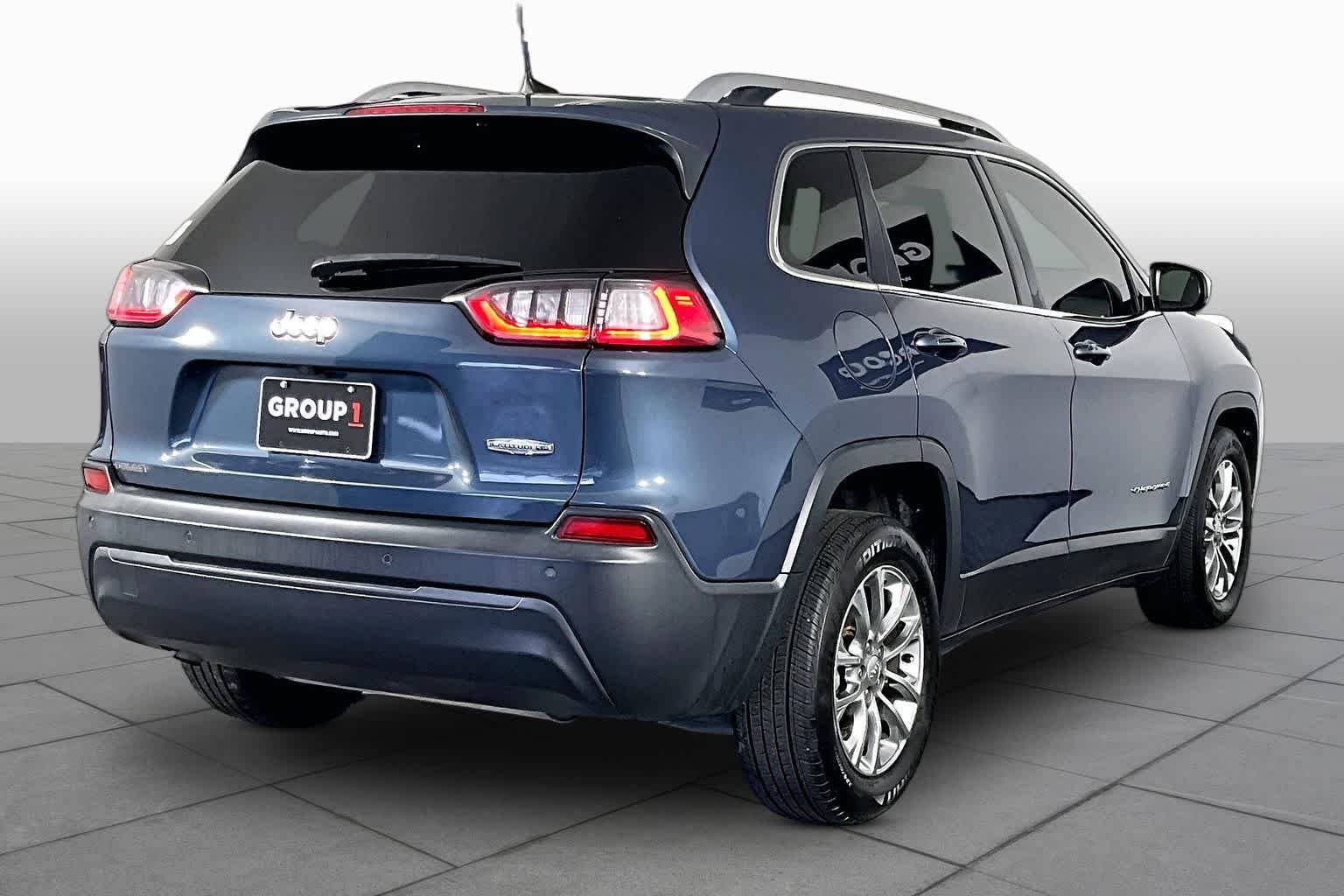 Used 2020 Slate Blue Pearlcoat Jeep Latitude Plus image 21