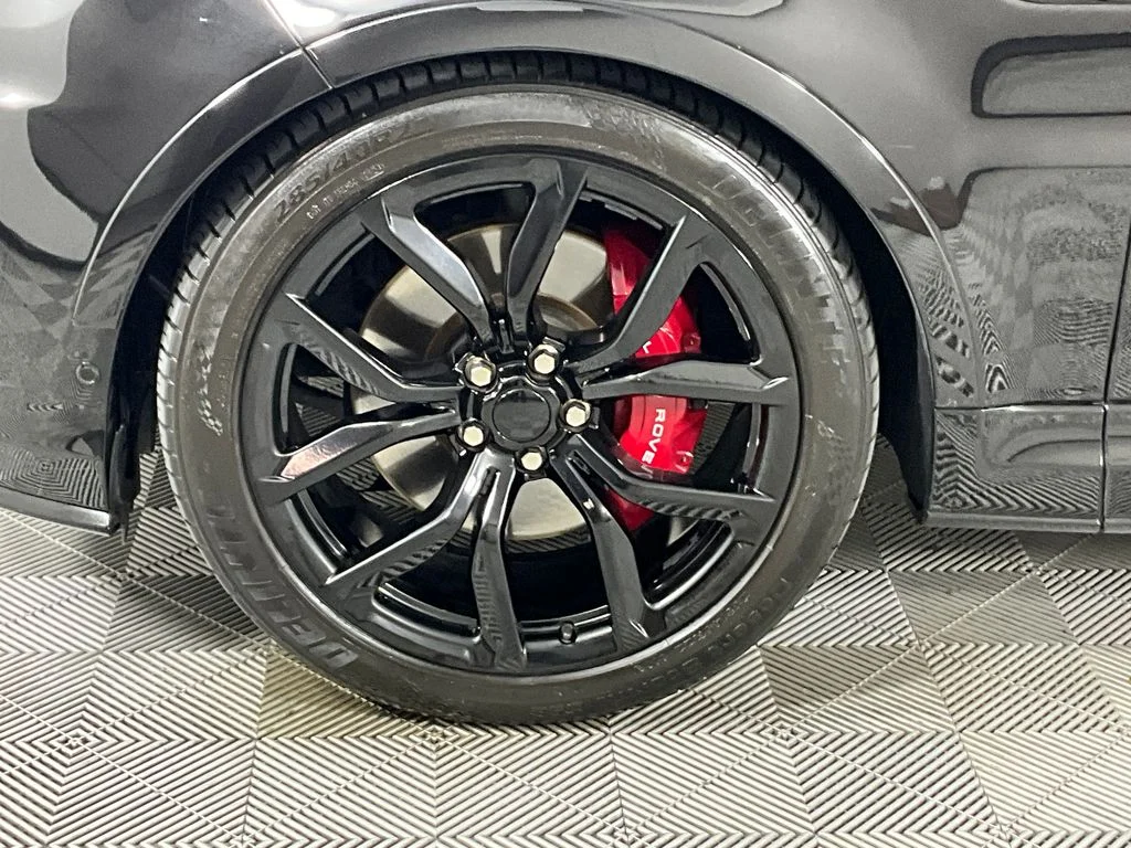 Used 2022 Black Land Rover SVR image 30