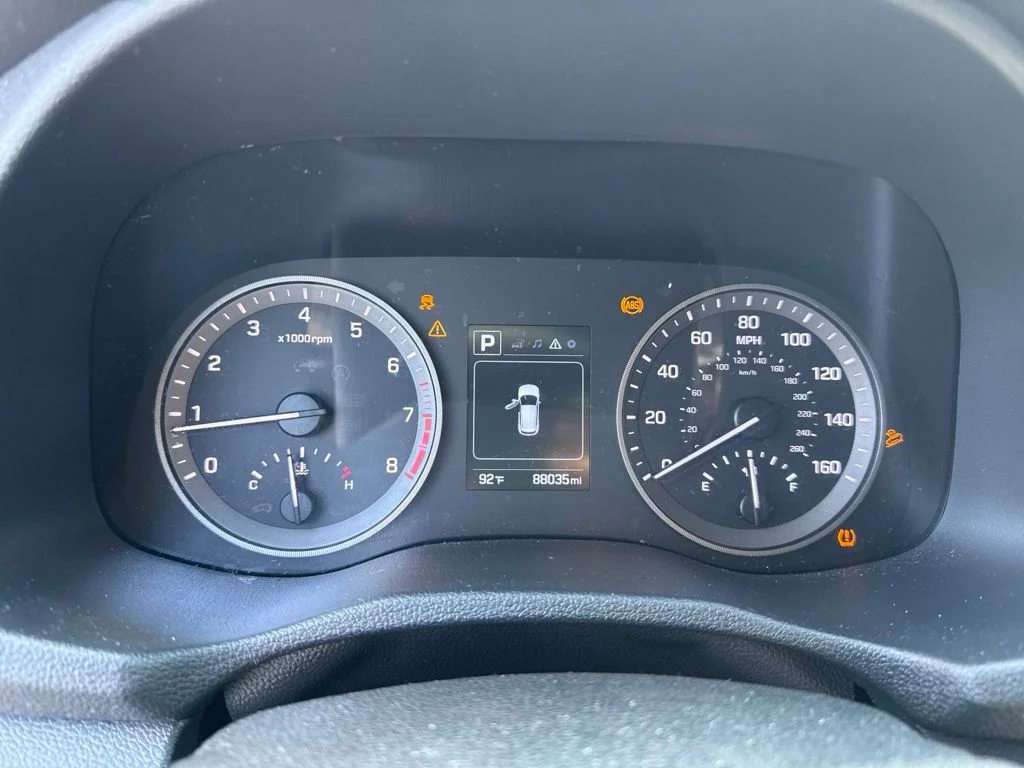 Used 2018 Black Noir Pearl Hyundai Value image 4