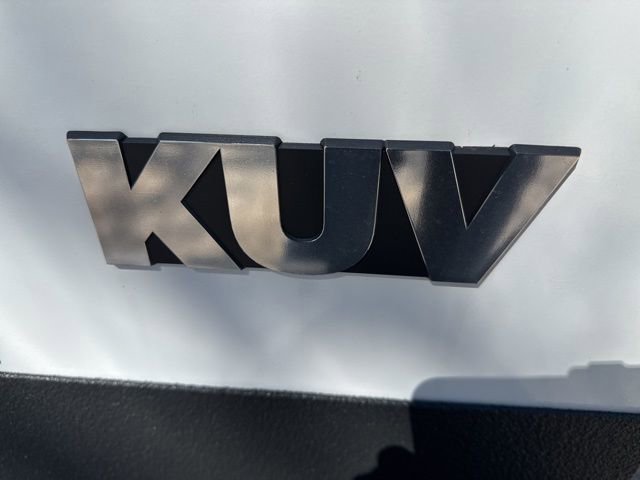 New 2025 Summit White Chevrolet 1WT image 12