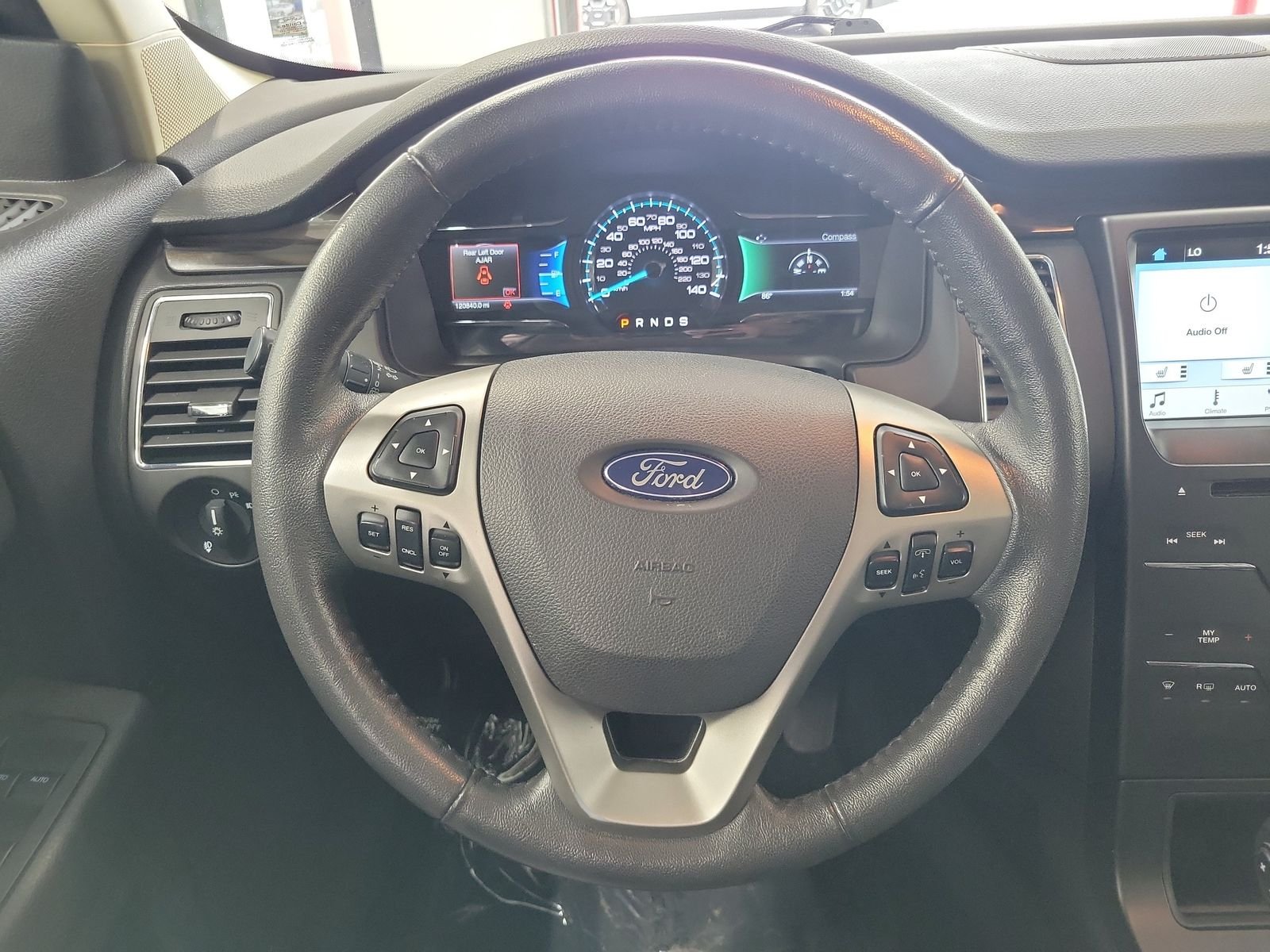 Used 2018 Gray Ford SEL image 28