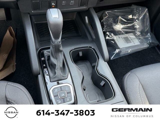 New 2026 Boulder Gray Pearl Nissan Crew Cab SV image 25