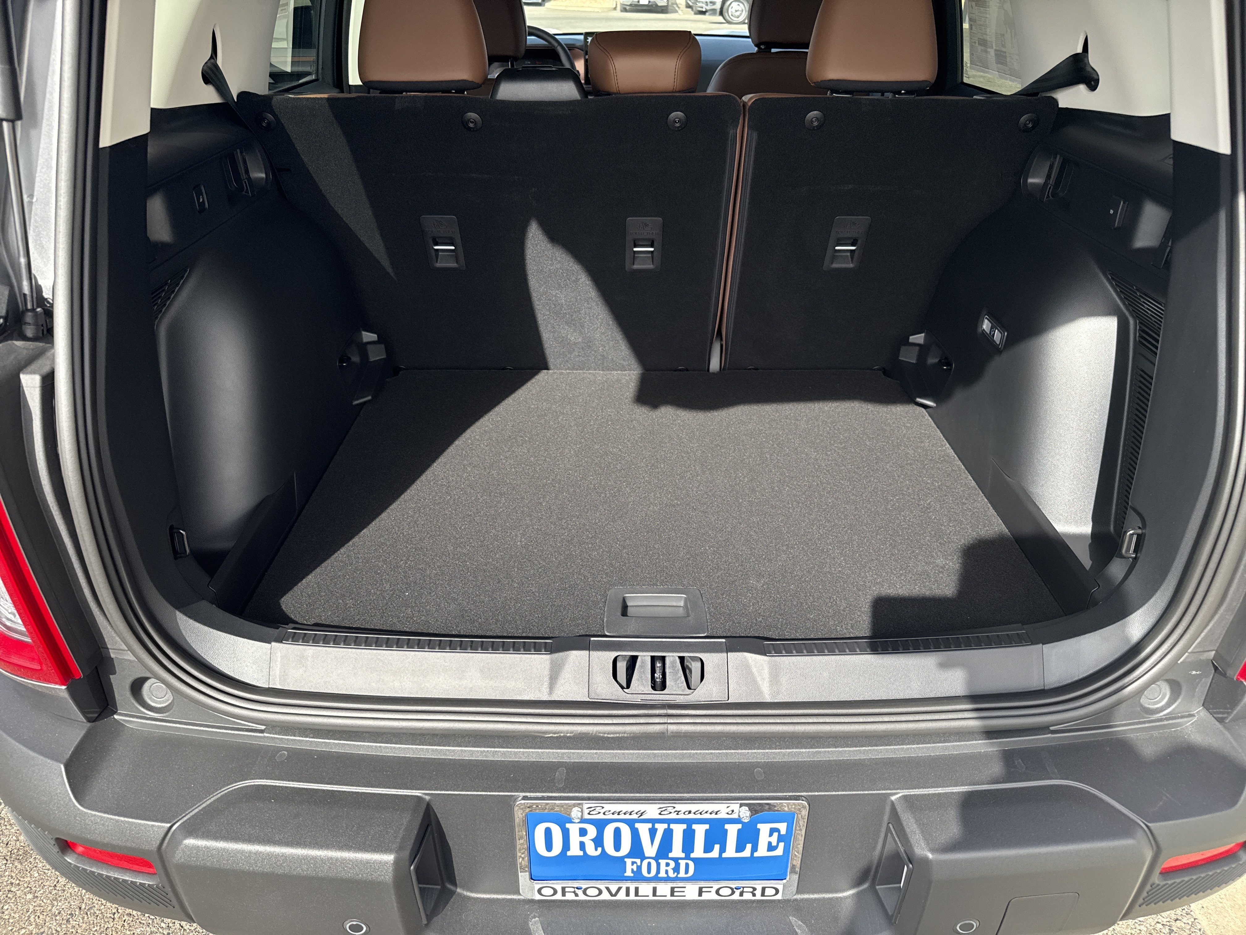 New 2026 Carbonized Gray Metallic Ford Outer Banks® image 21