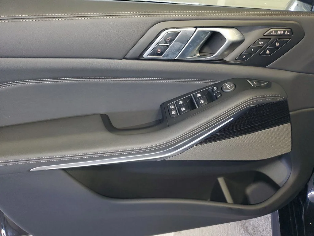 New 2027 Black BMW xDrive40i image 15