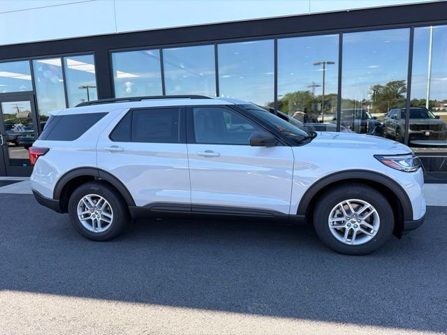 New 2027 Gray Ford 4DR 4WD ACTIVE image 2