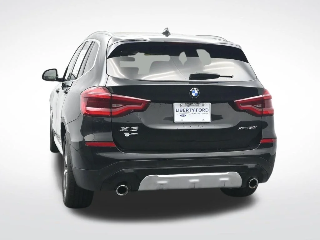 Used 2021 Black BMW xDrive30i image 9