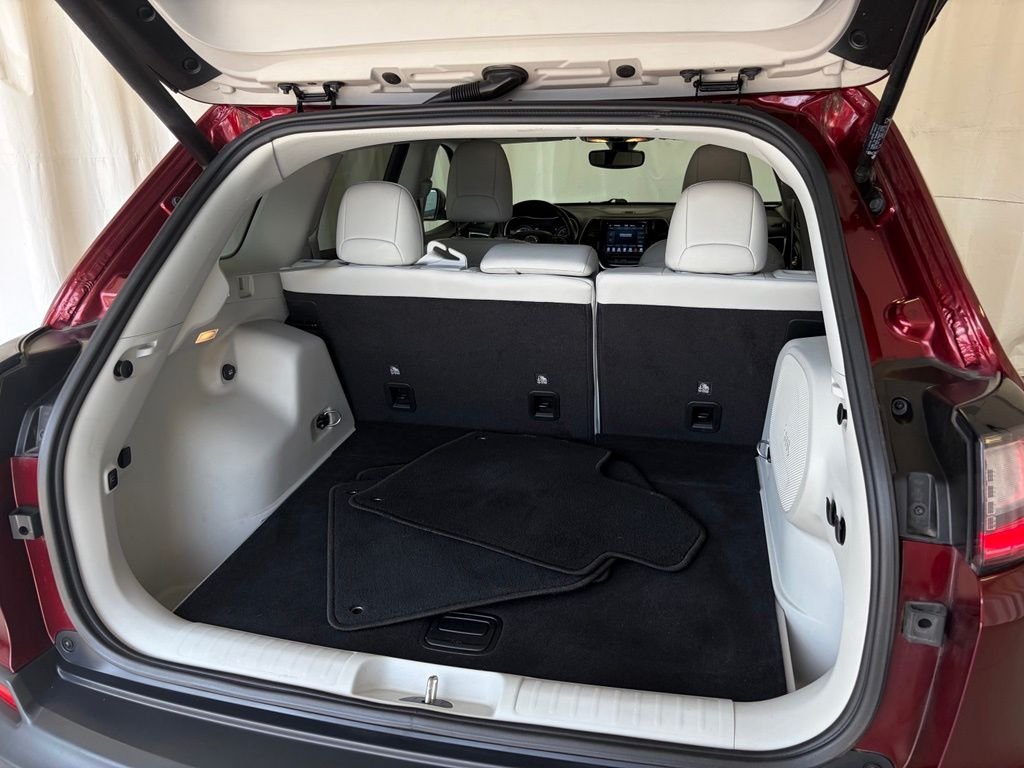 Used 2020 Velvet Jeep Limited image 24
