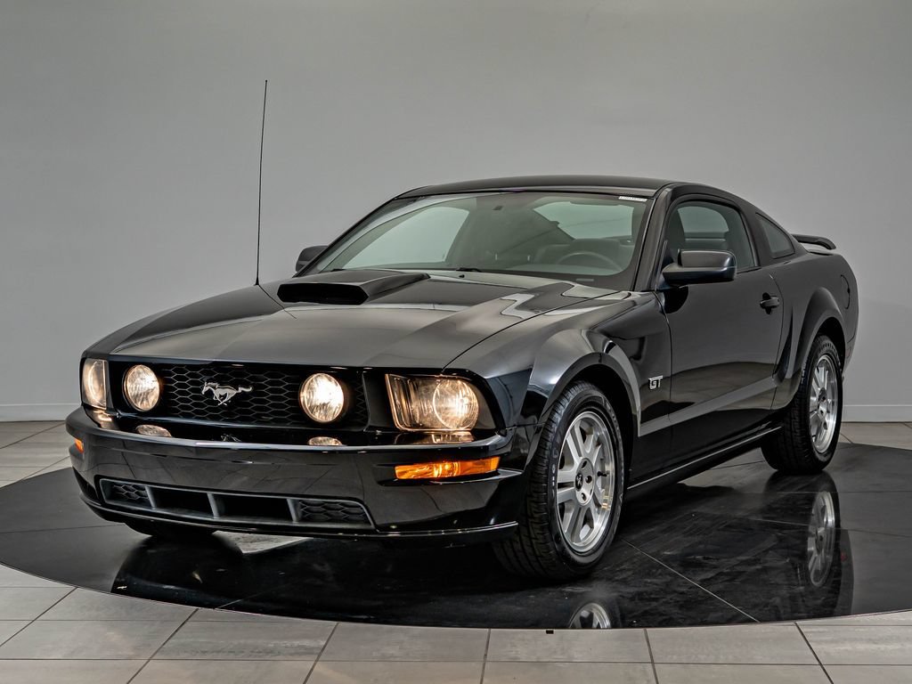 Used 2008 Black Ford GT Deluxe image 1