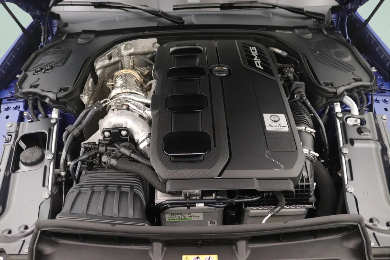 New 2026 MANUFAKTUR Starling Blue Magno Mercedes-Benz SL 43 AMG® image 9