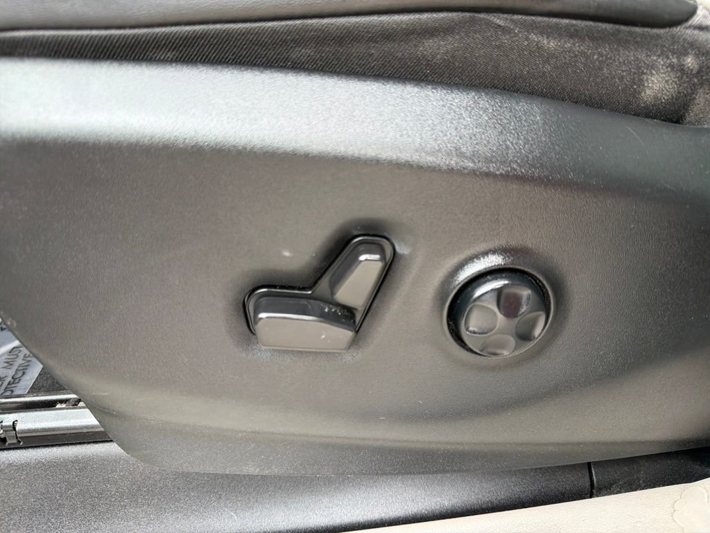 Used 2023 Gray Chrysler Limited image 14