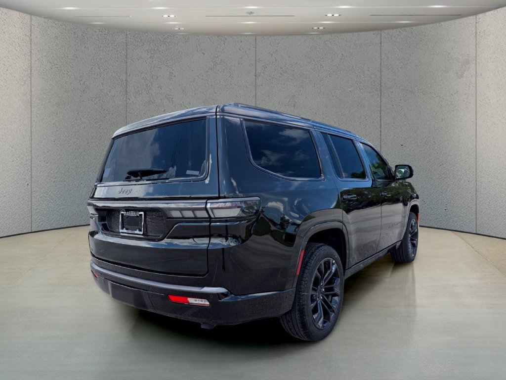 New 2026 High Gloss Black Exterior Paint Jeep Summit Reserve image 5