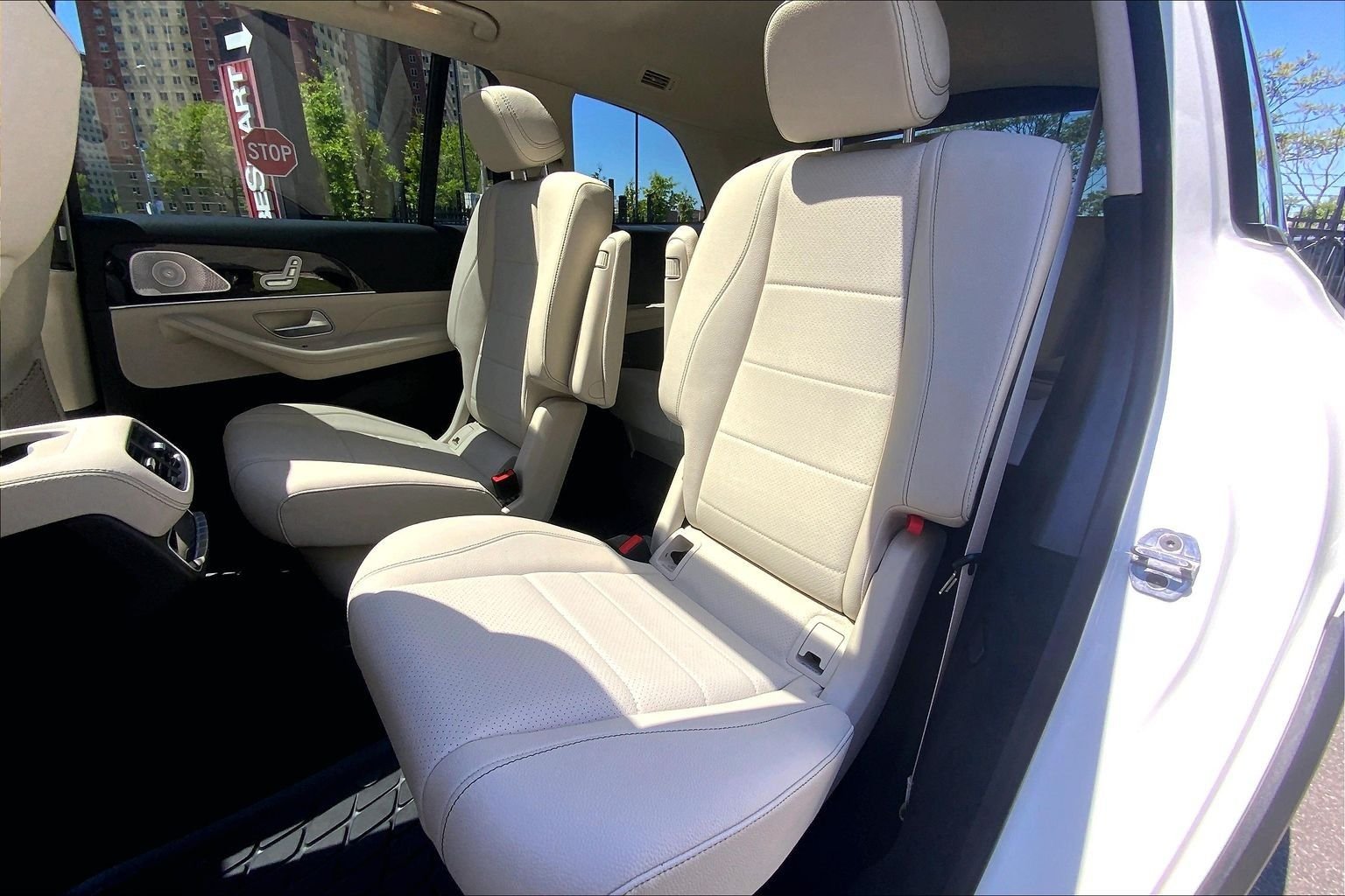 Used 2025 Polar White Mercedes-Benz GLS 450 image 20