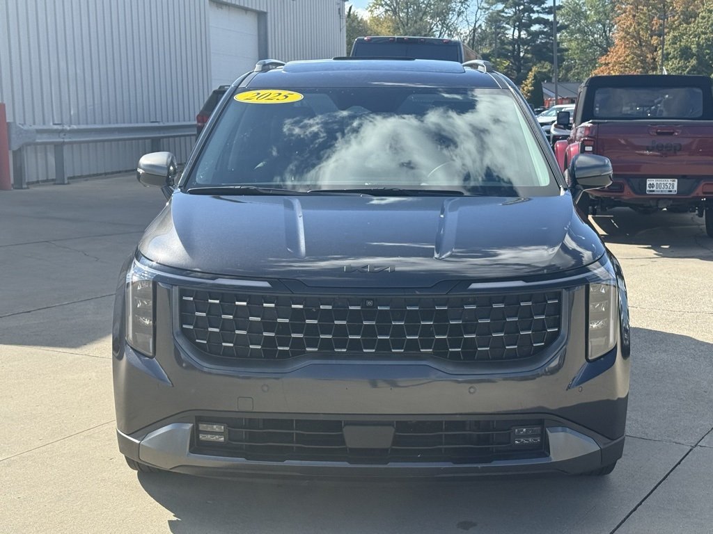 2025 Kia Carnival SX photo 2