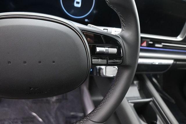 New 2025 White Hyundai SEL image 18