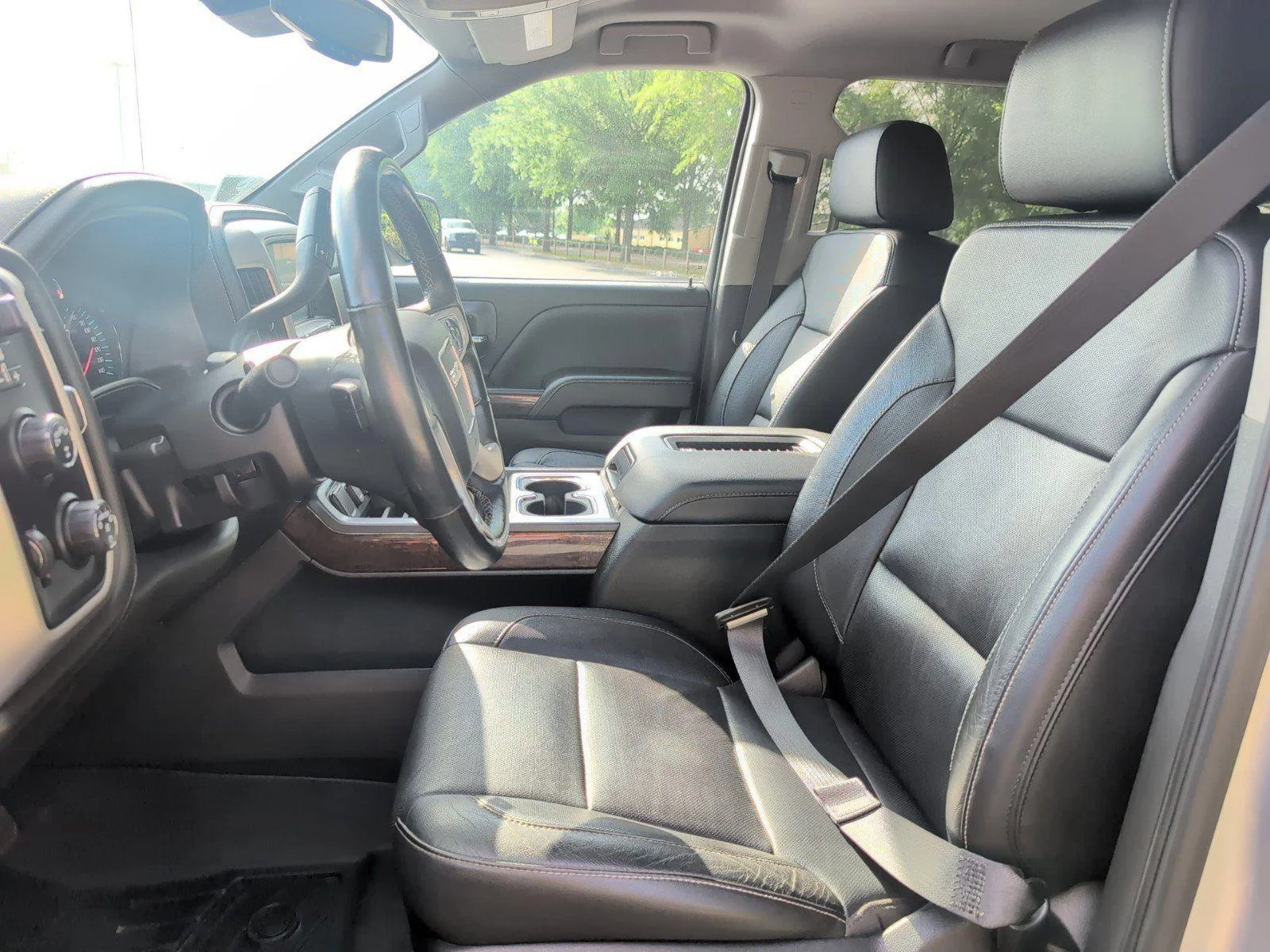 Used 2018 Quicksilver Metallic GMC SLT image 16