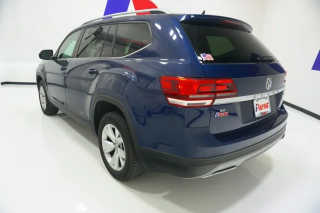 Used 2019 Tourmaline Blue Metallic Volkswagen 3.6L V6 SE w/Technology image 12