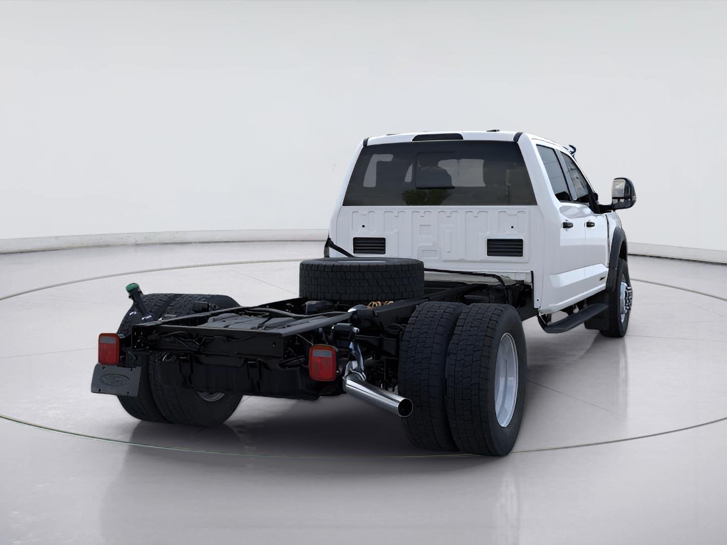 New 2026 Oxford White FORD F-550® XL image 8