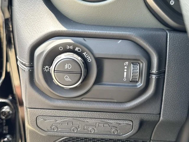 New 2026 Black Jeep Mojave image 22