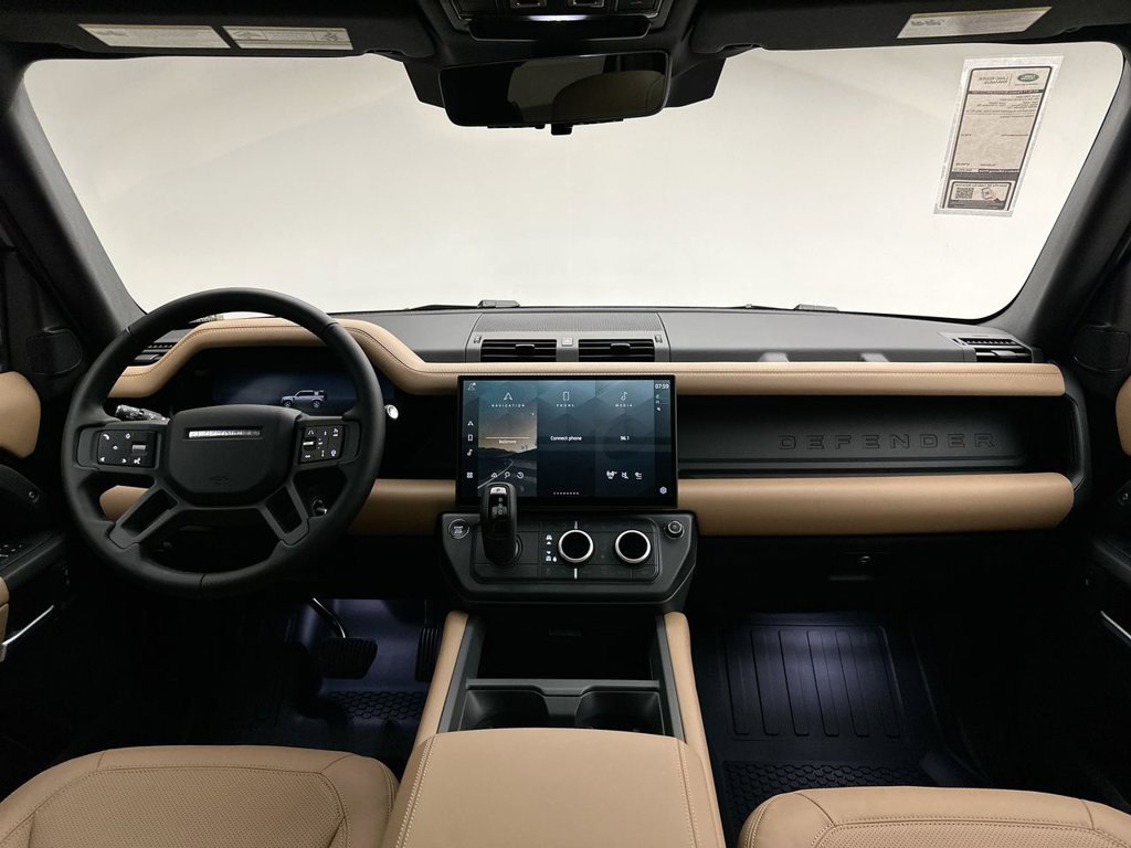 New 2026 Santorini Black Land Rover X-Dynamic SE image 8