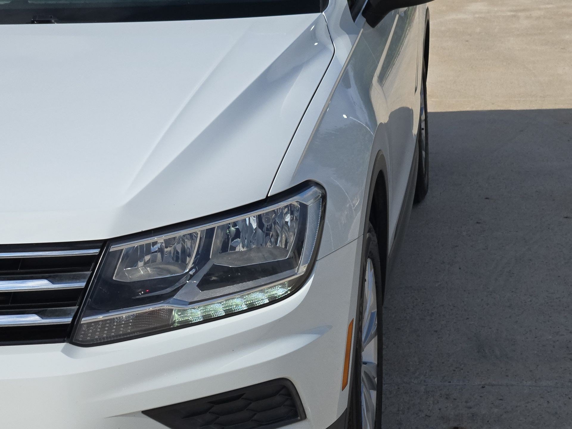 Used 2019 Pure White Volkswagen S image 9