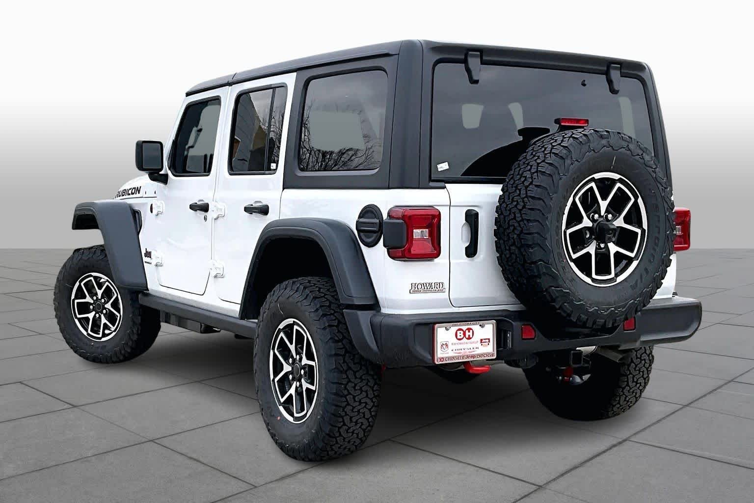 New 2026 Bright White Clear-Coat Exterior Paint Jeep Rubicon image 13