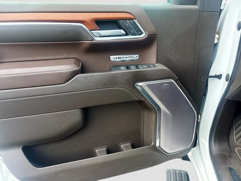 Used 2022 Summit White GMC Denali image 18