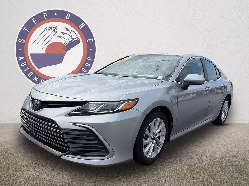 Used 2022 Silver Toyota LE image 2