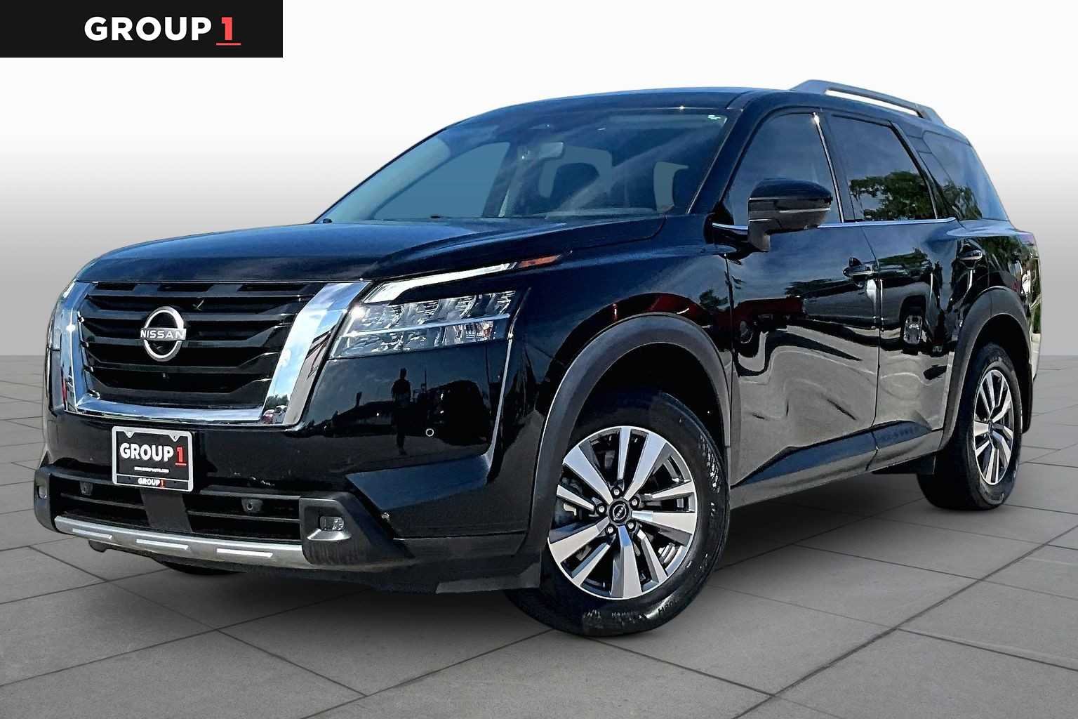 2023 Nissan Pathfinder SL 2WD's photo