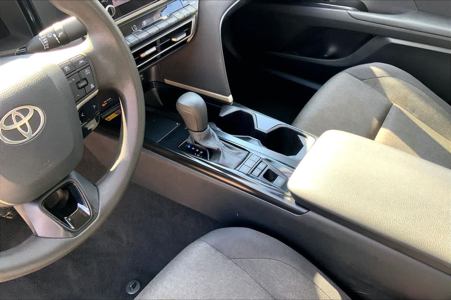 Used 2025 Underground Toyota LE image 17