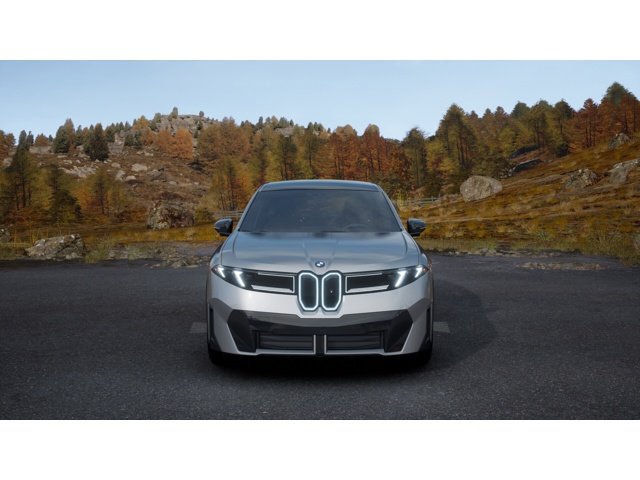 New 2027 Space Silver Metallic BMW  image 3