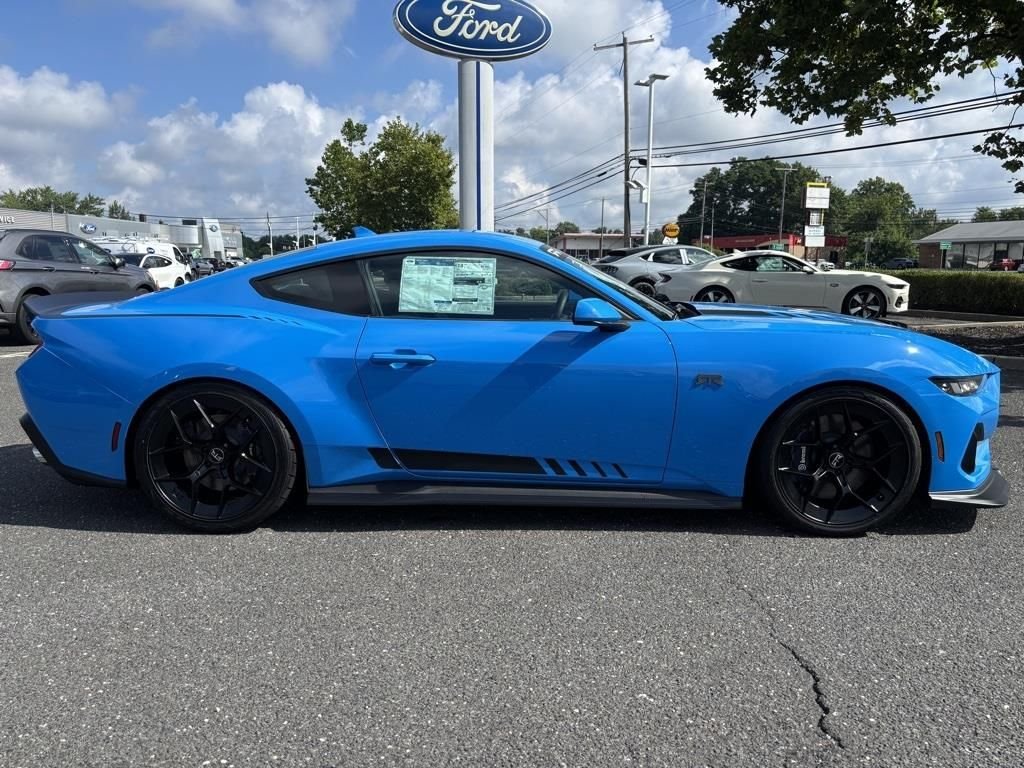 2025 Ford Mustang GT Fastback - Photo 11