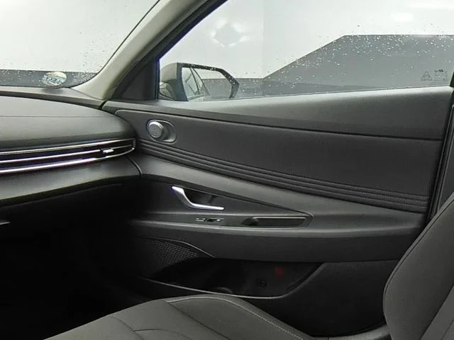 Used 2023 Silver Hyundai SEL image 40
