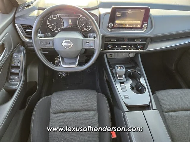 2025 Nissan Rogue SV - Photo 13