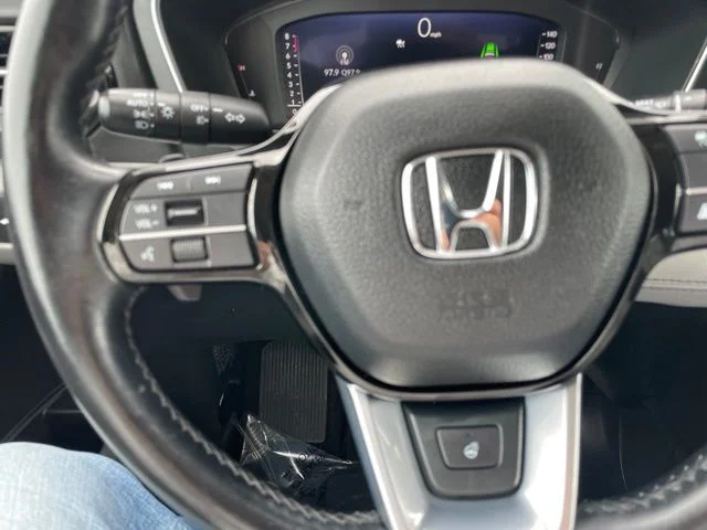 Used 2023 Lunar Silver Metallic Honda Elite image 19