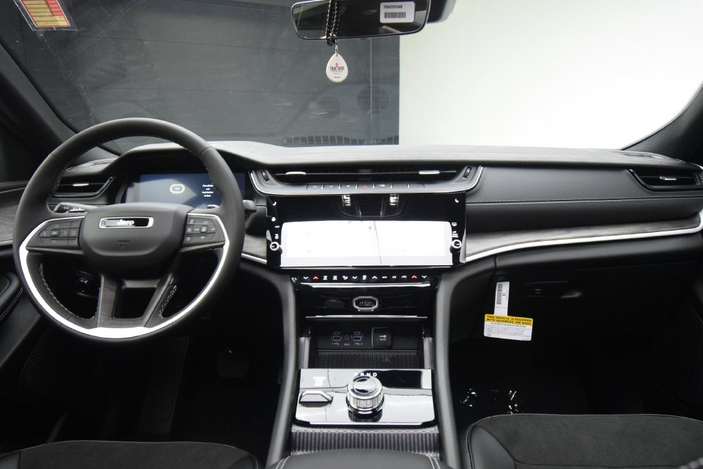 New 2027 Bright White Clear-Coat Paint Jeep Altitude image 37
