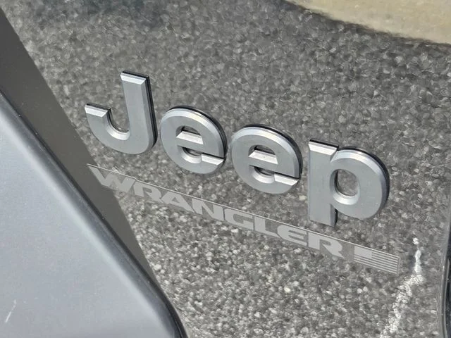 Used 2023 Black Jeep Sport S image 31