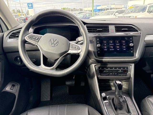 Used 2022 Pure White Volkswagen SE image 12