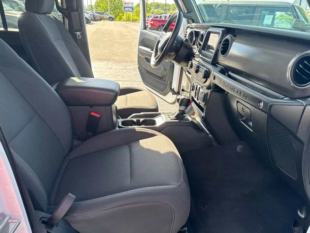 Used 2022 White Jeep Unlimited Willys image 31