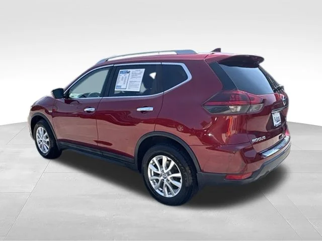 Used 2018 Red Nissan SV image 5